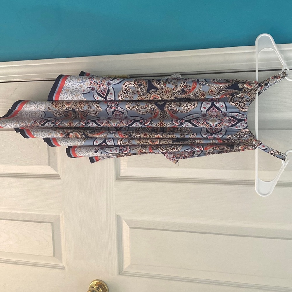 Super cute long v tank
